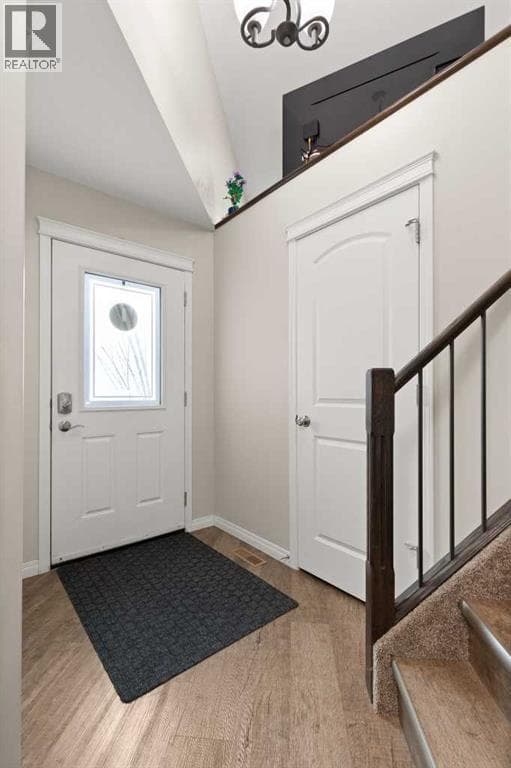 28 Ranchview Way NE — photo 4