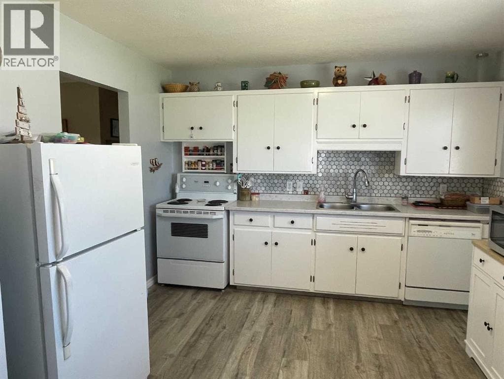 358 48 Avenue W — photo 5