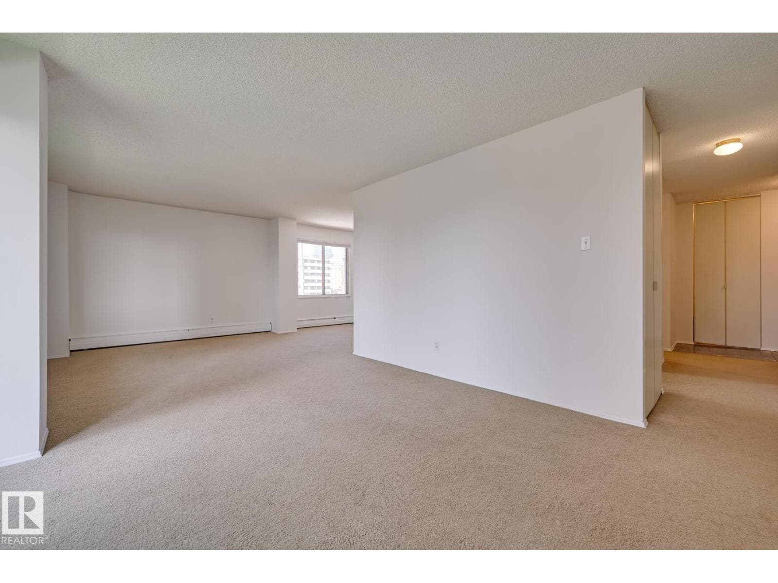 #1502 9725 106 ST NW — photo 3