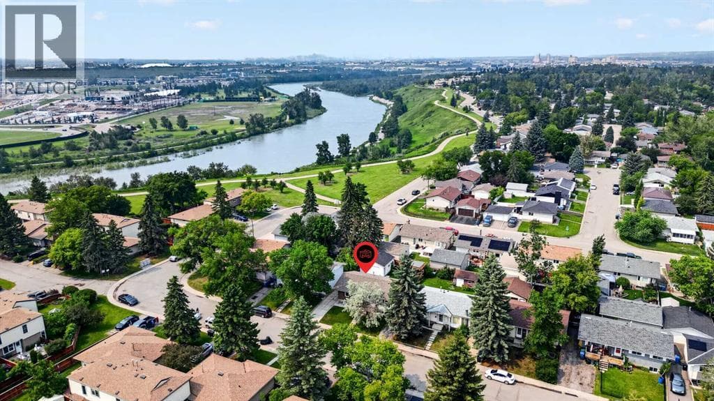 1820 Lysander Crescent SE — photo 4