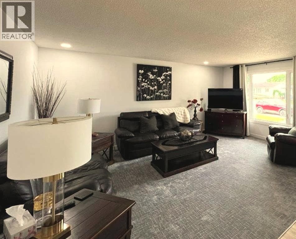 2231 20 Avenue SE — photo 4