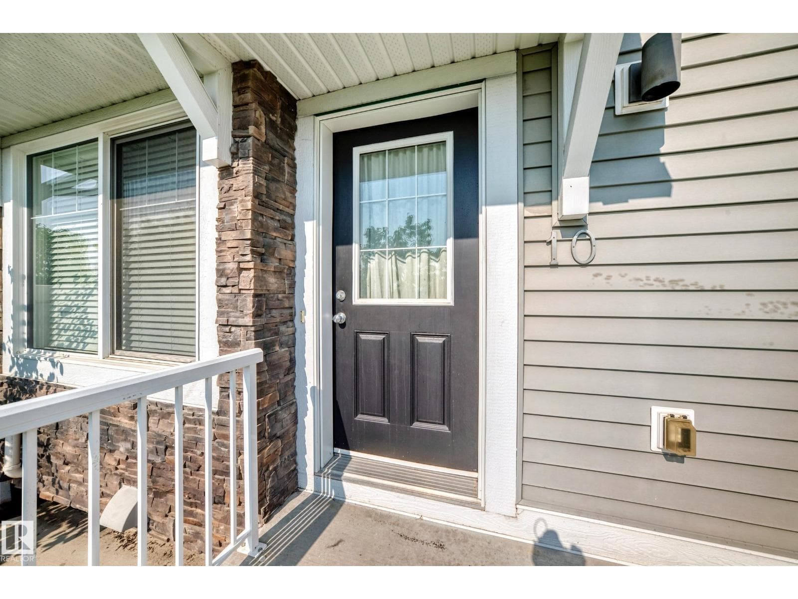 10 415 clareview Rd NW NW NW — photo 2