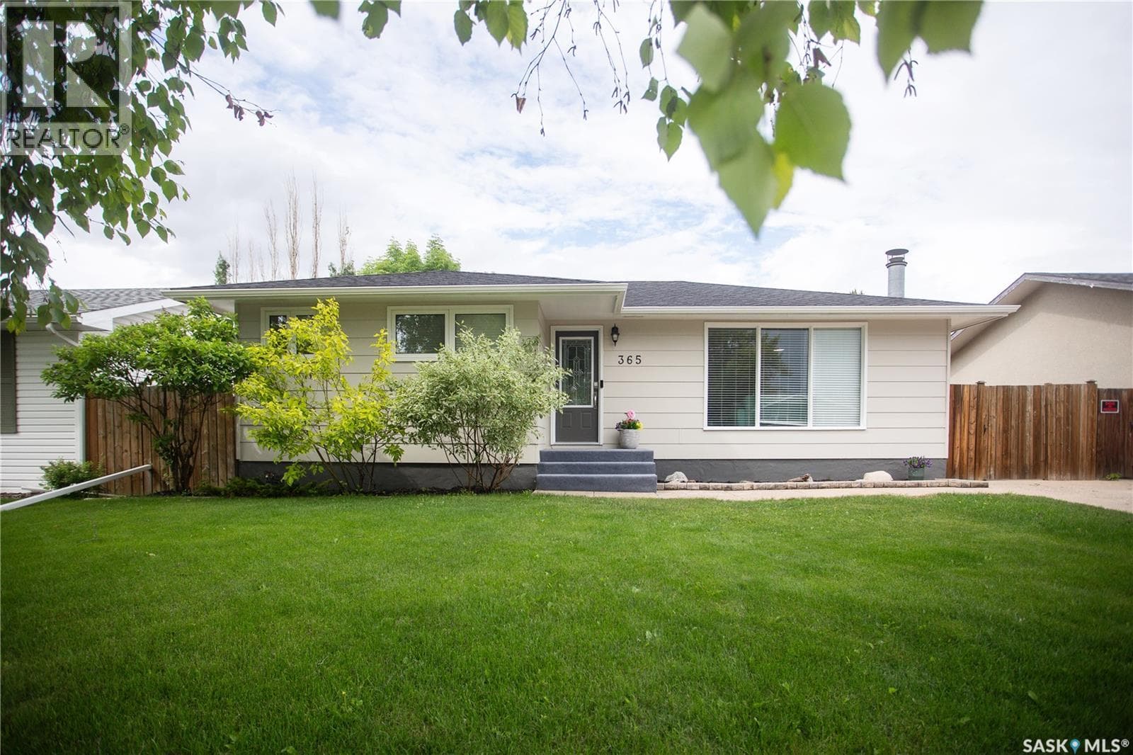 365 WATERLOO CRESCENT