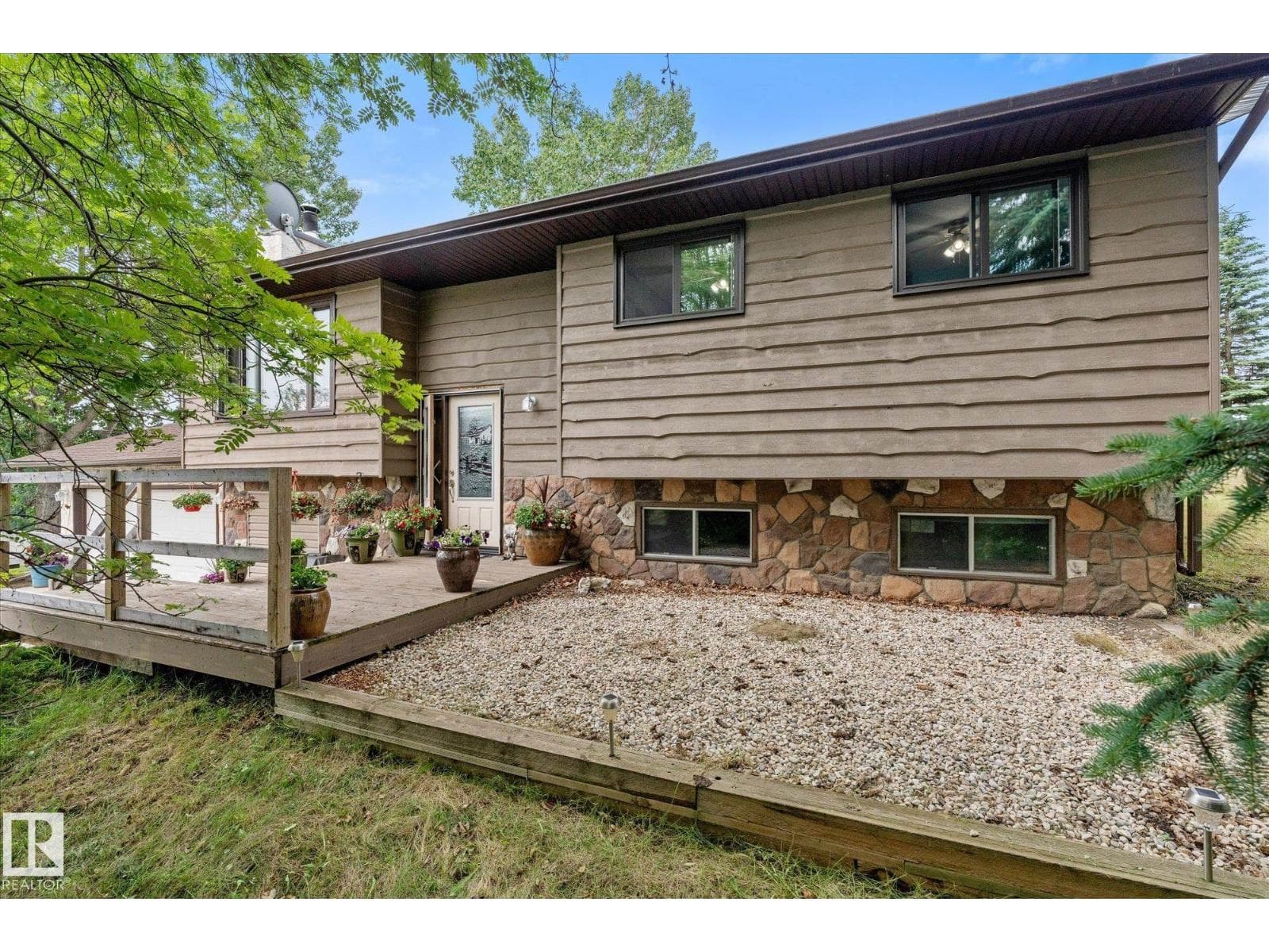 #2 1511 PARKLAND DR — photo 2