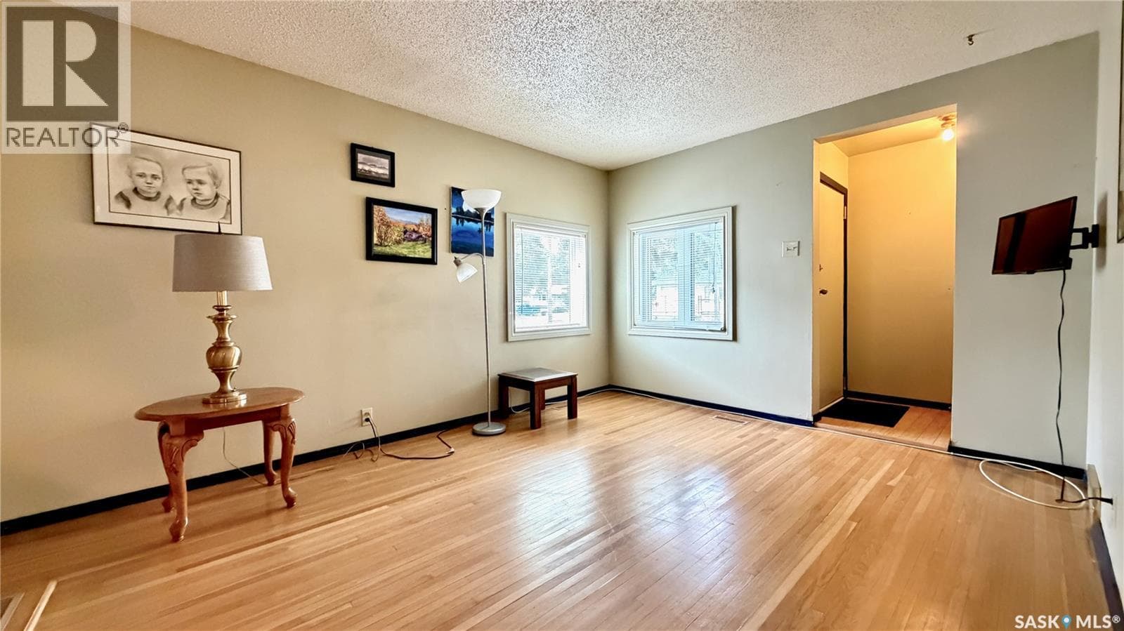 123 RUTH STREET E — photo 4