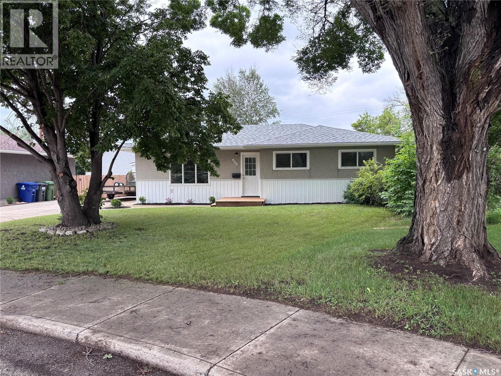 2516 Tomlinson CRESCENT — photo 3