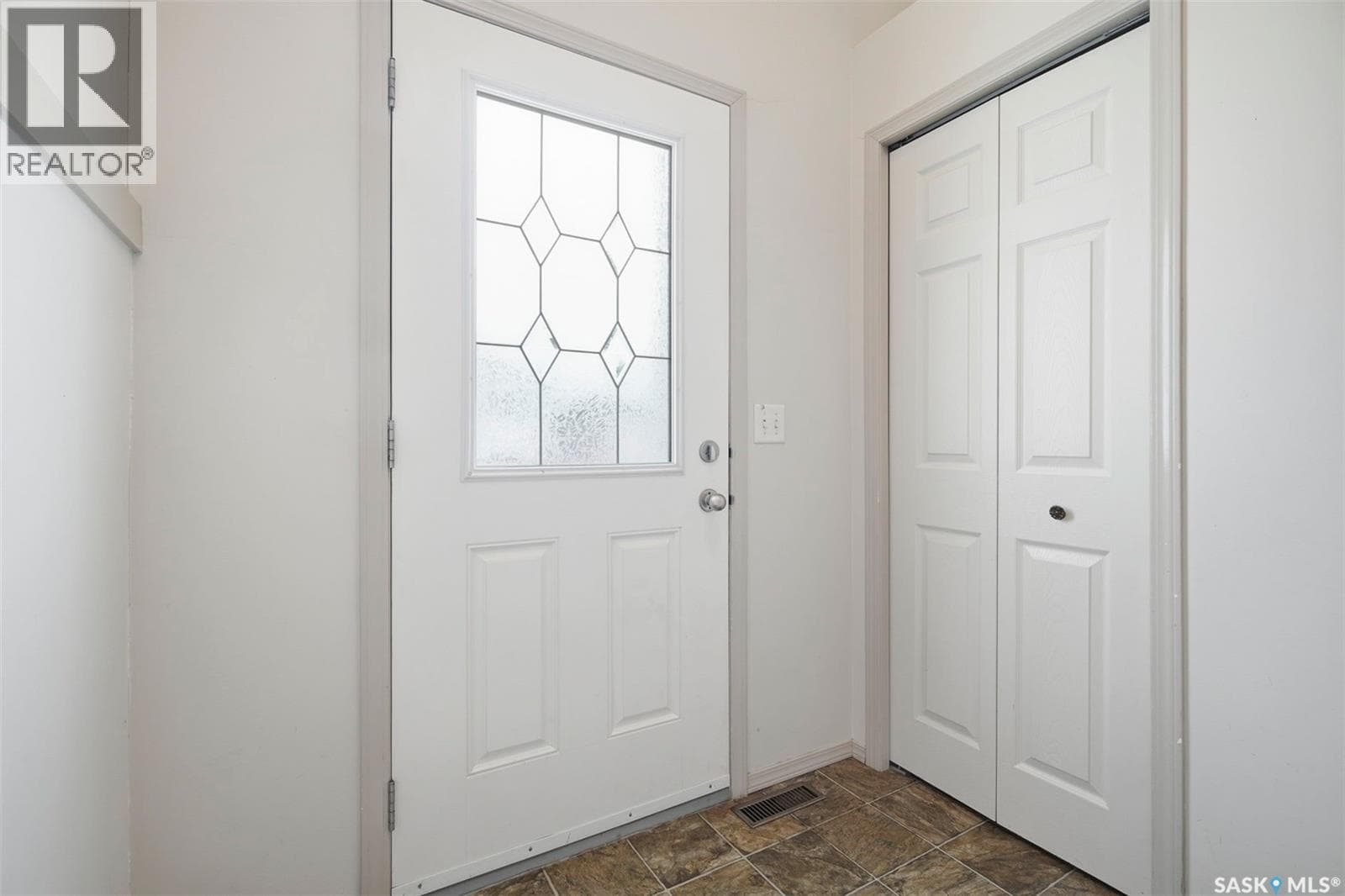 835-837 Rutherford WAY — photo 3