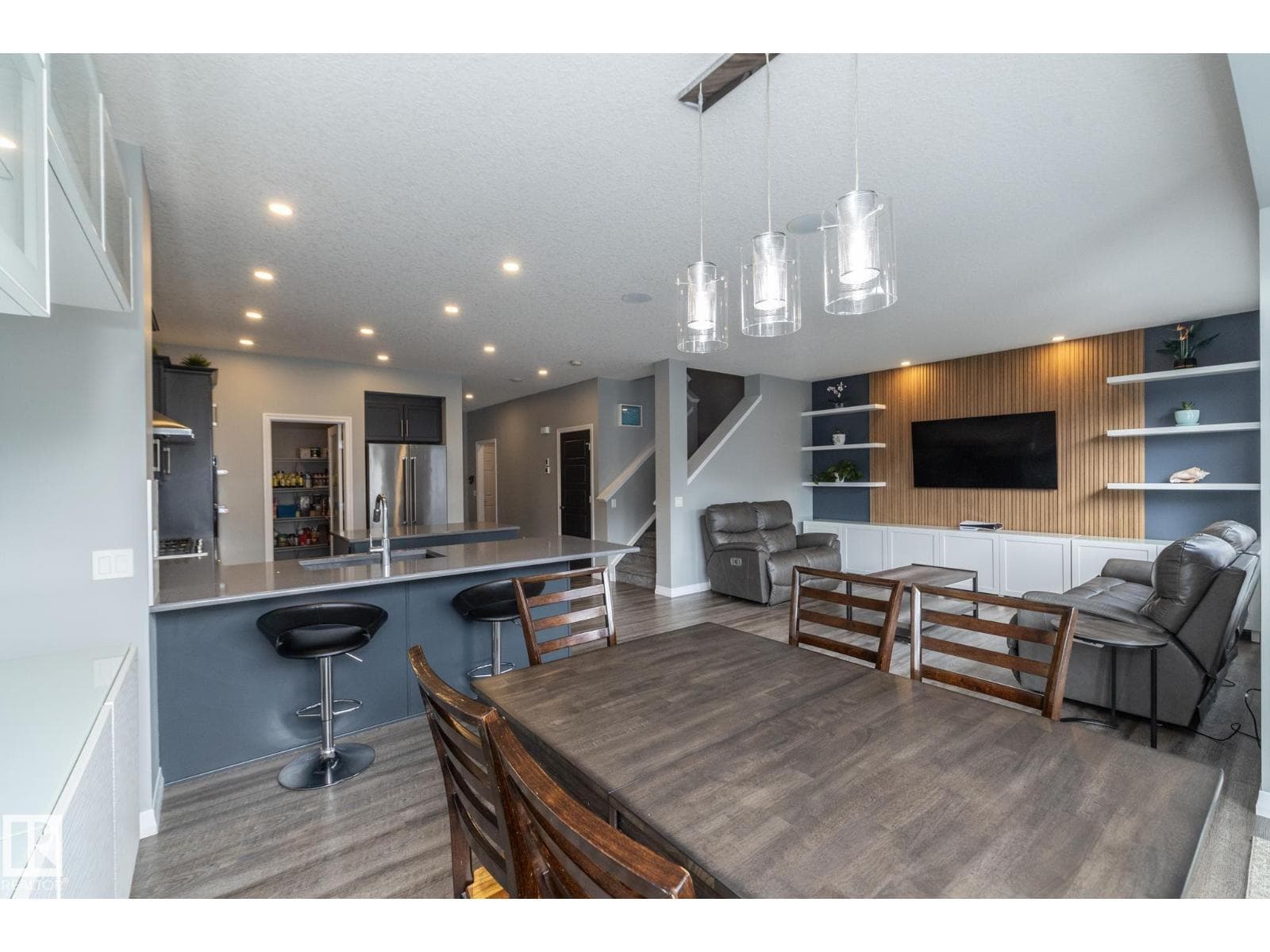 923 MCCONACHIE BV NW — photo 4