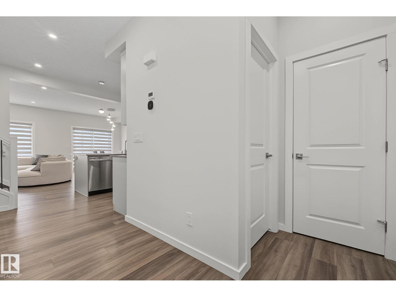 432 ROBERTS CR — photo 4