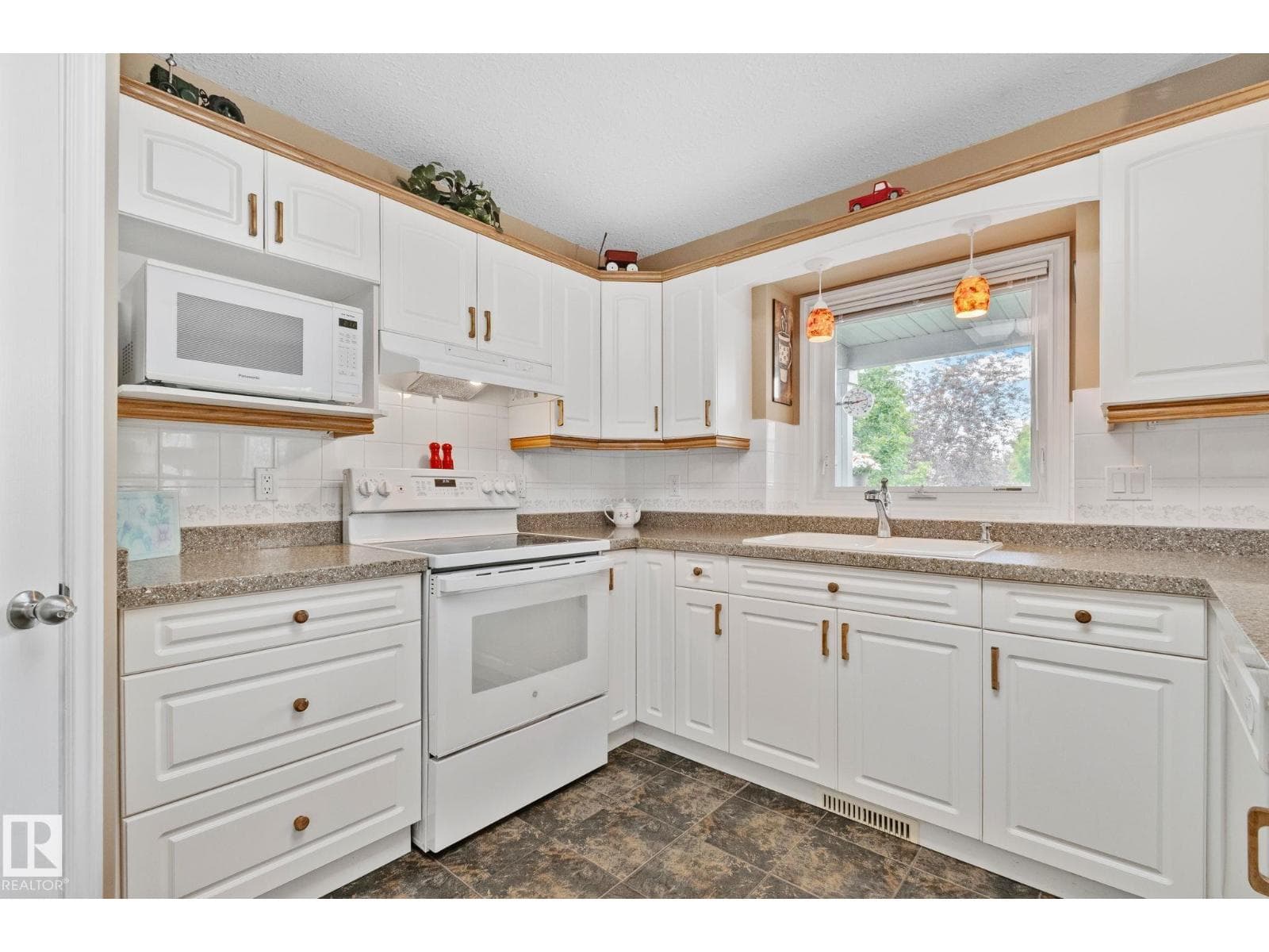 38 RIVARD CR — photo 5