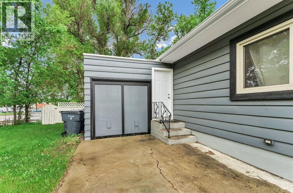 337 4 Street SW — photo 4