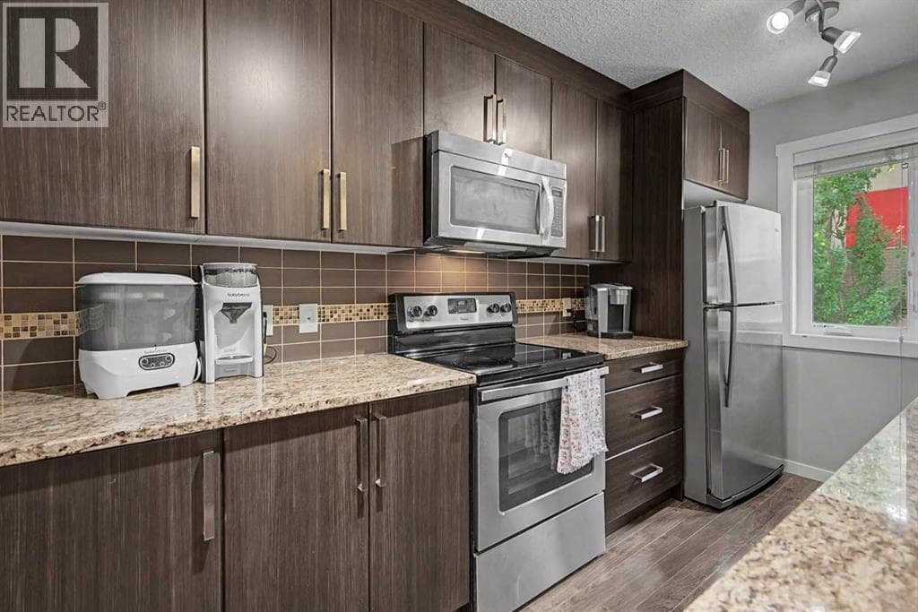 532 Mckenzie Towne Close SE — photo 4