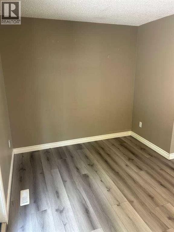 10629 104 Avenue — photo 4