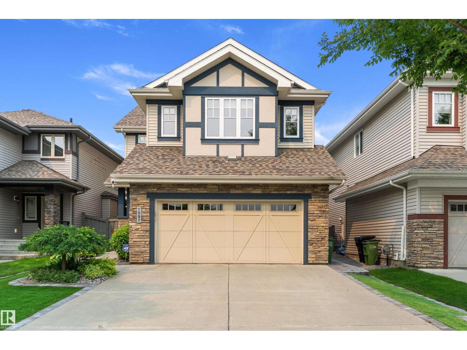 1097 ARMITAGE CR SW