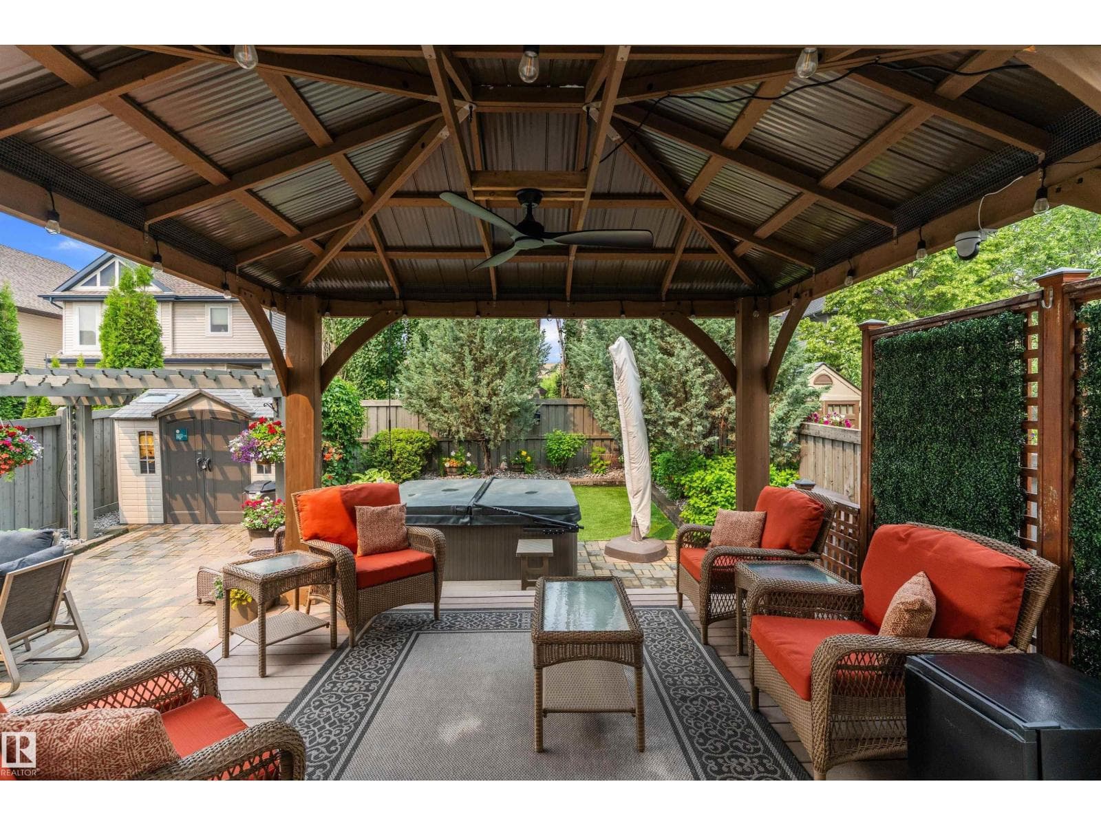 1097 ARMITAGE CR SW — photo 3