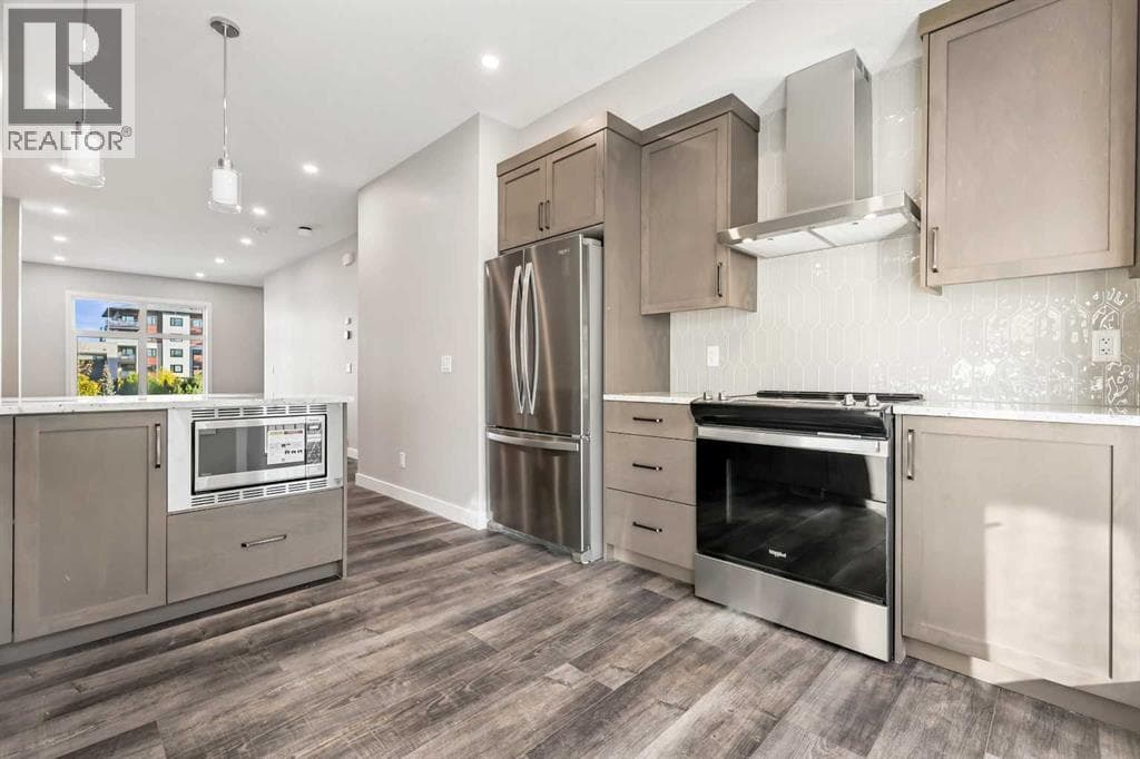 153 Mahogany Gardens SE — photo 3