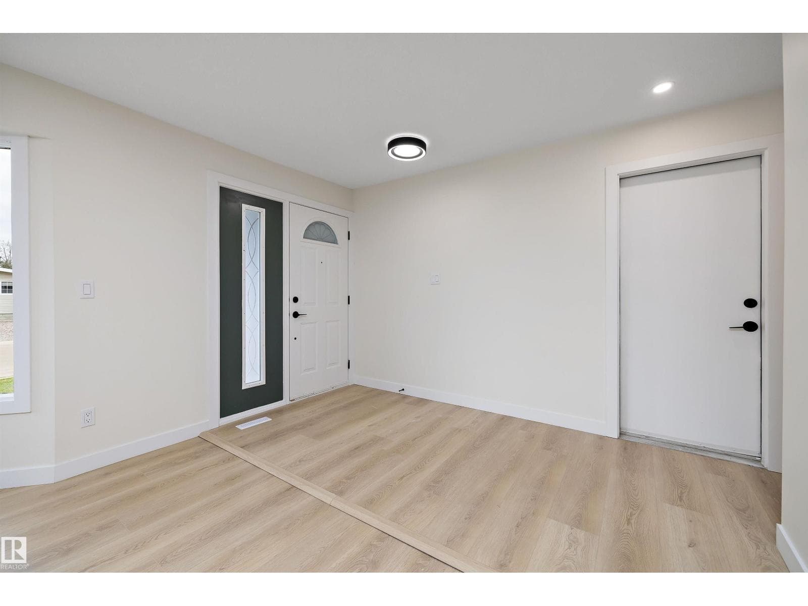 3515 105B ST NW — photo 3