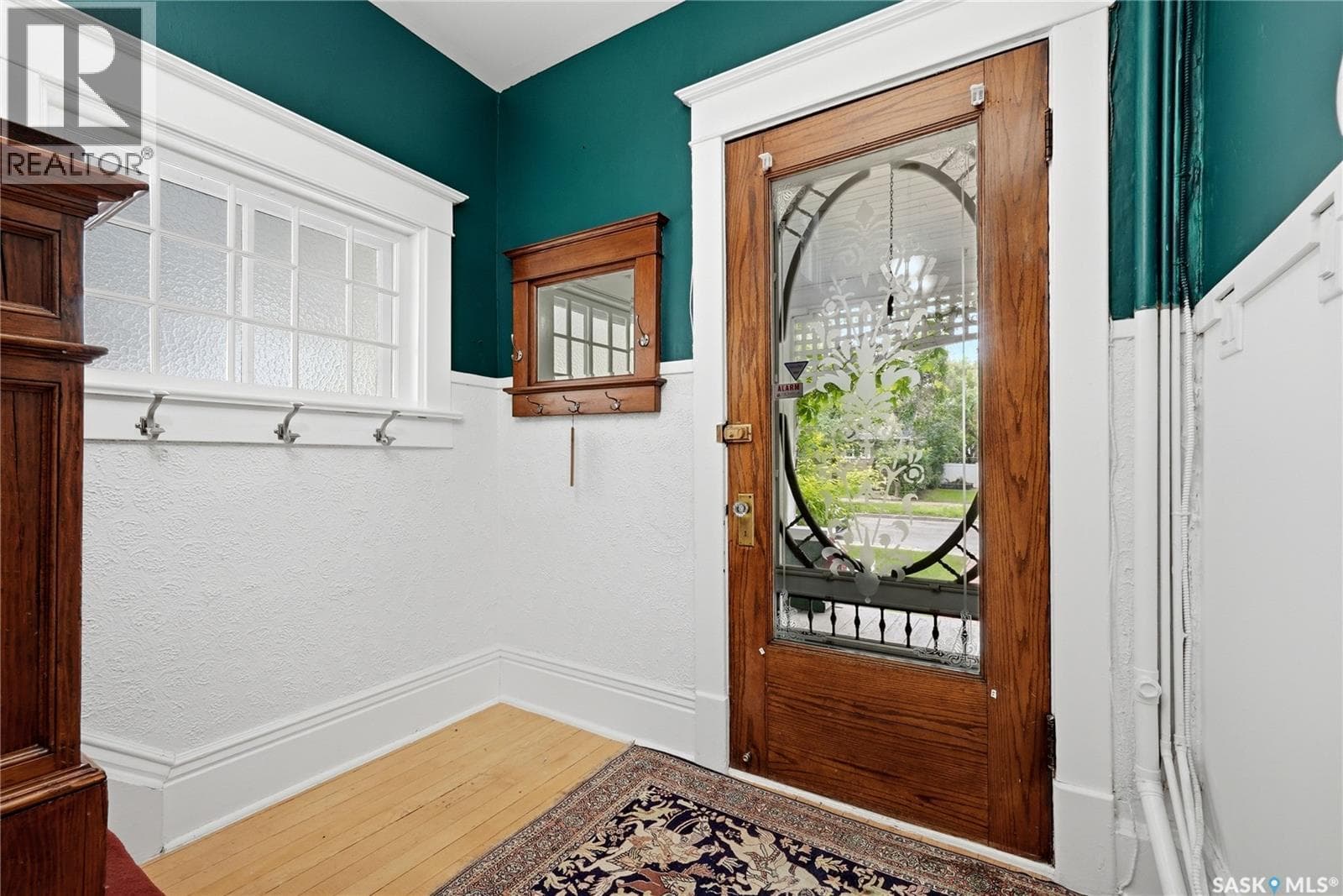 3008 Victoria AVENUE — photo 3