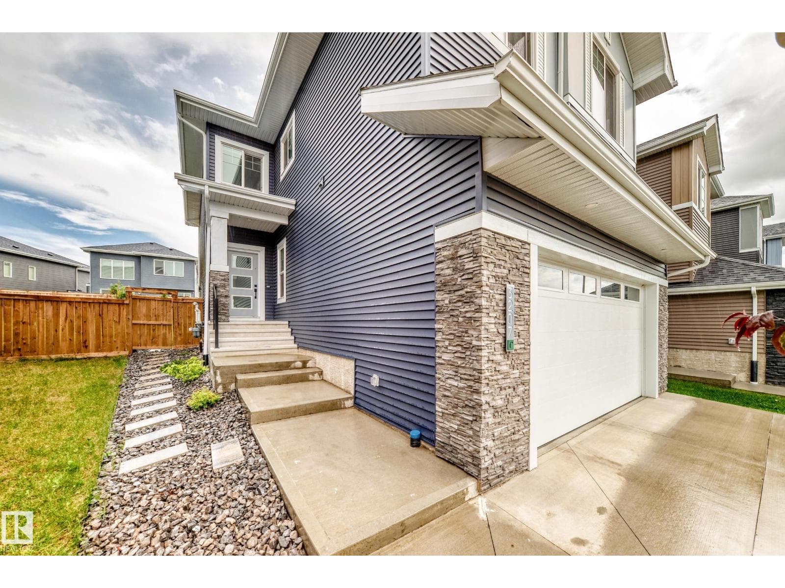 3207 160 ST SW — photo 4