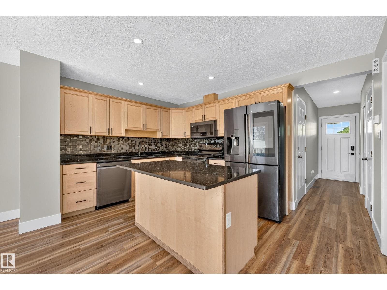 13449 33 ST NW — photo 3