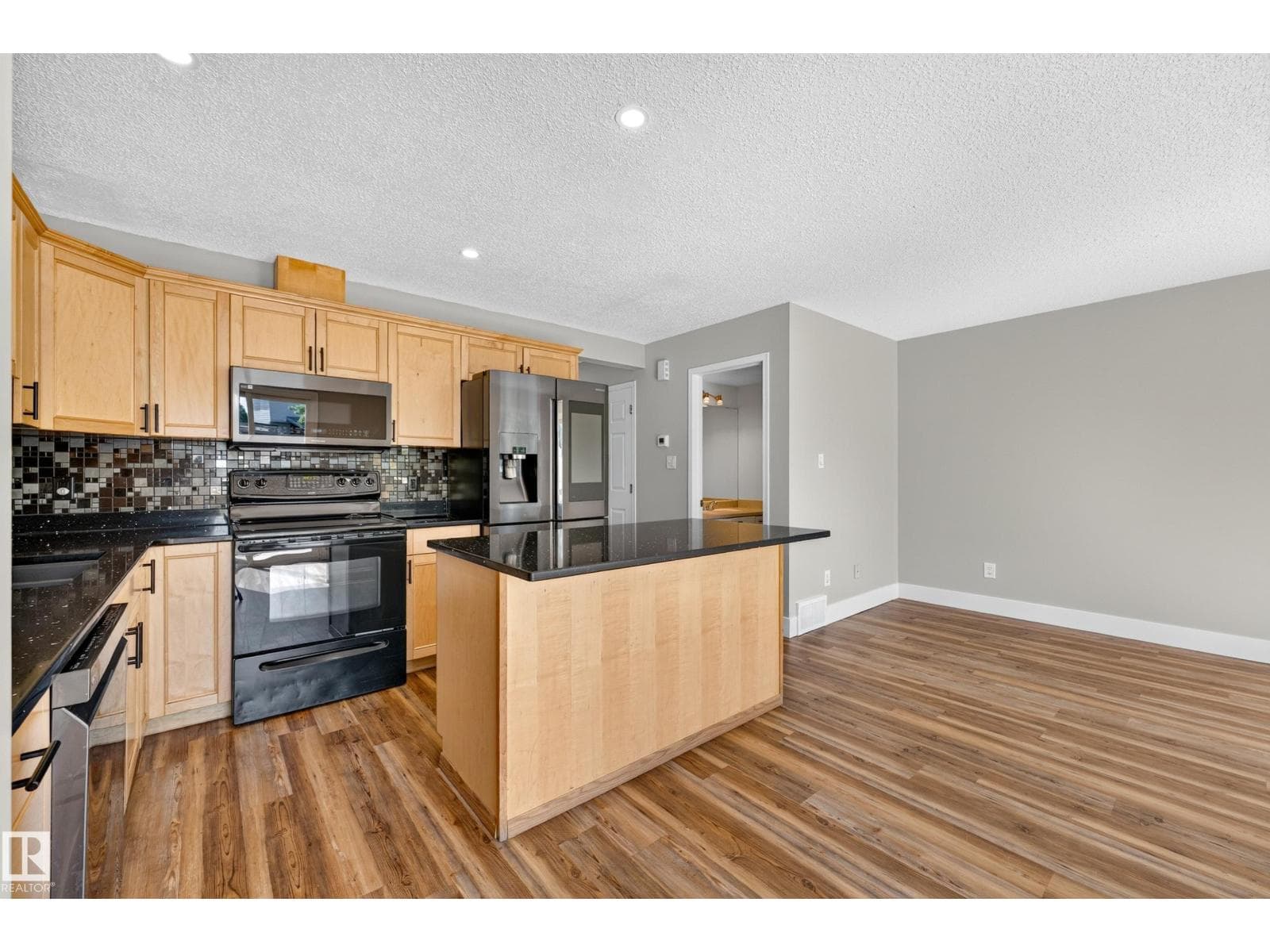 13449 33 ST NW — photo 5