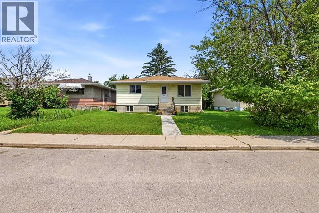 5114 44 Street — photo 3