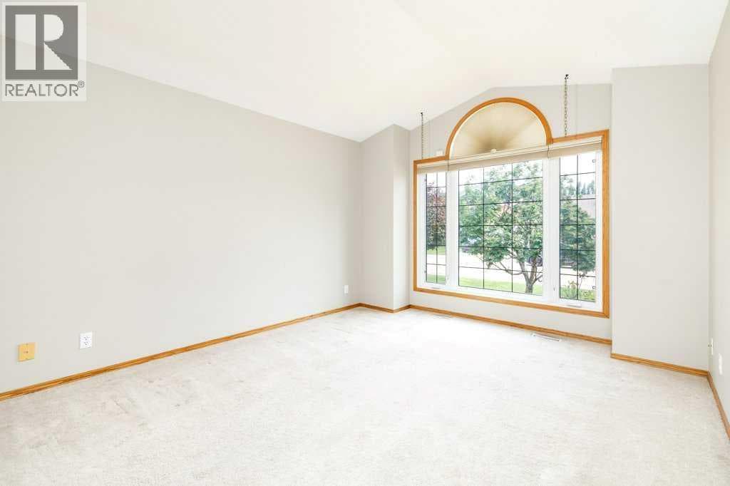 6 Densmore Crescent — photo 3