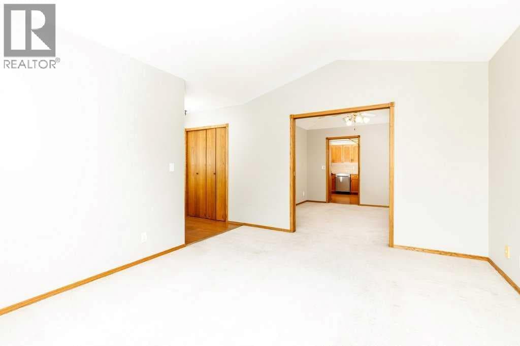 6 Densmore Crescent — photo 5
