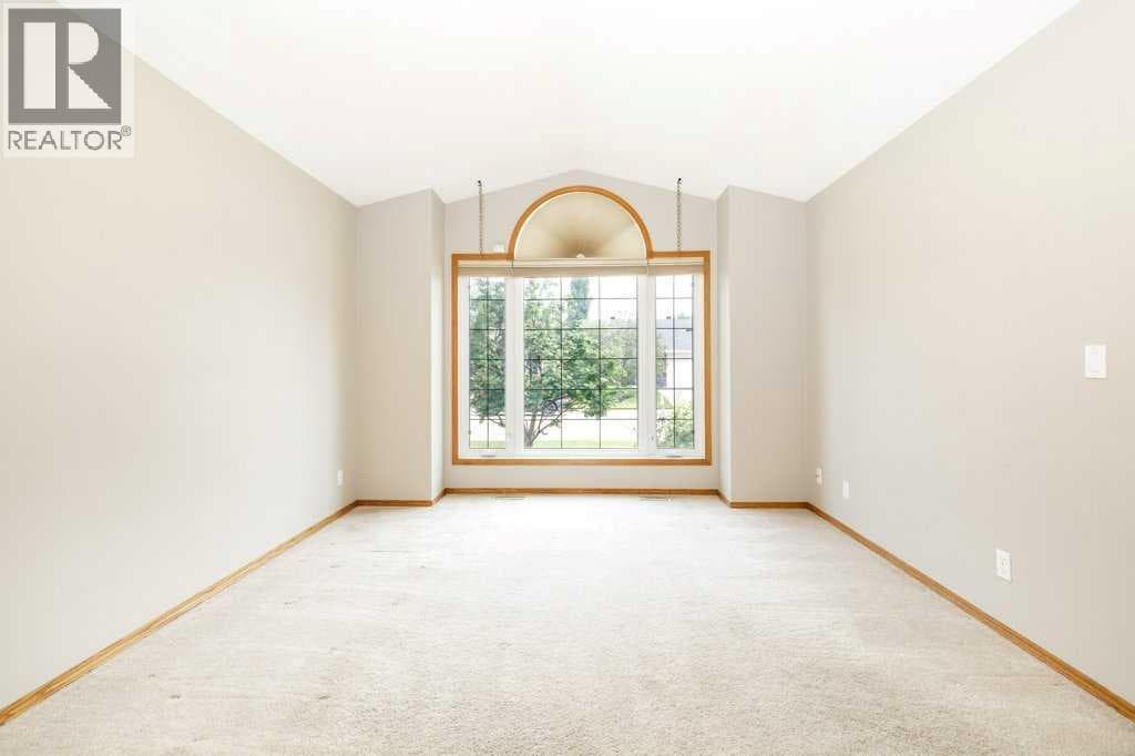 6 Densmore Crescent — photo 4