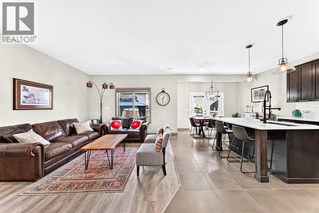 24 Brightonstone Gardens SE — photo 4