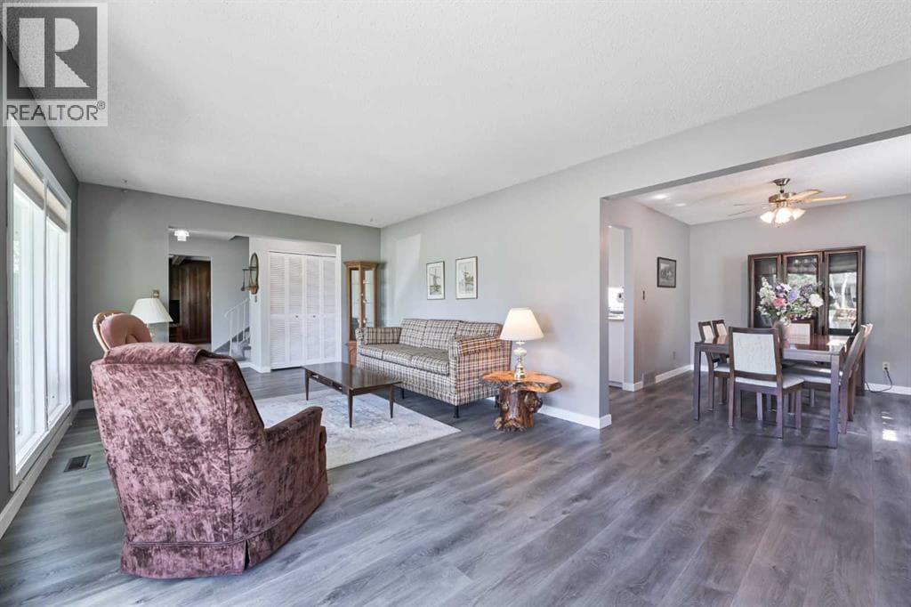111 Parkglen Place SE — photo 4