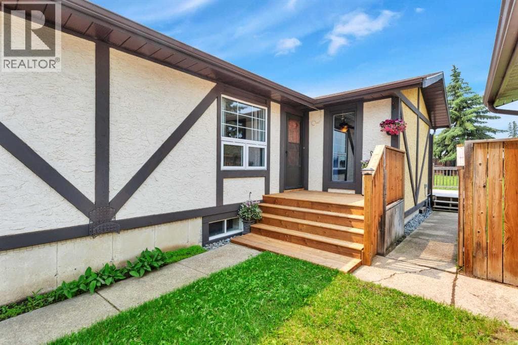 5108 49 Street — photo 3