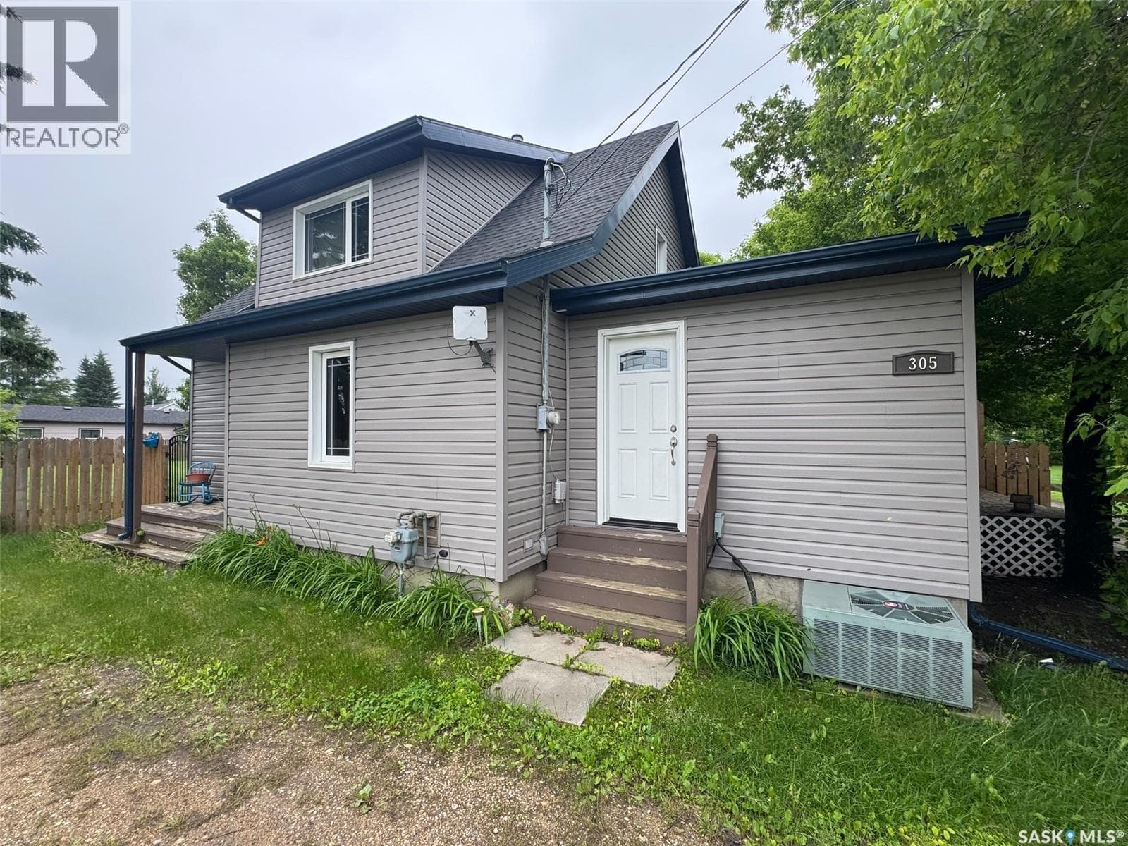 305 2nd STREET N