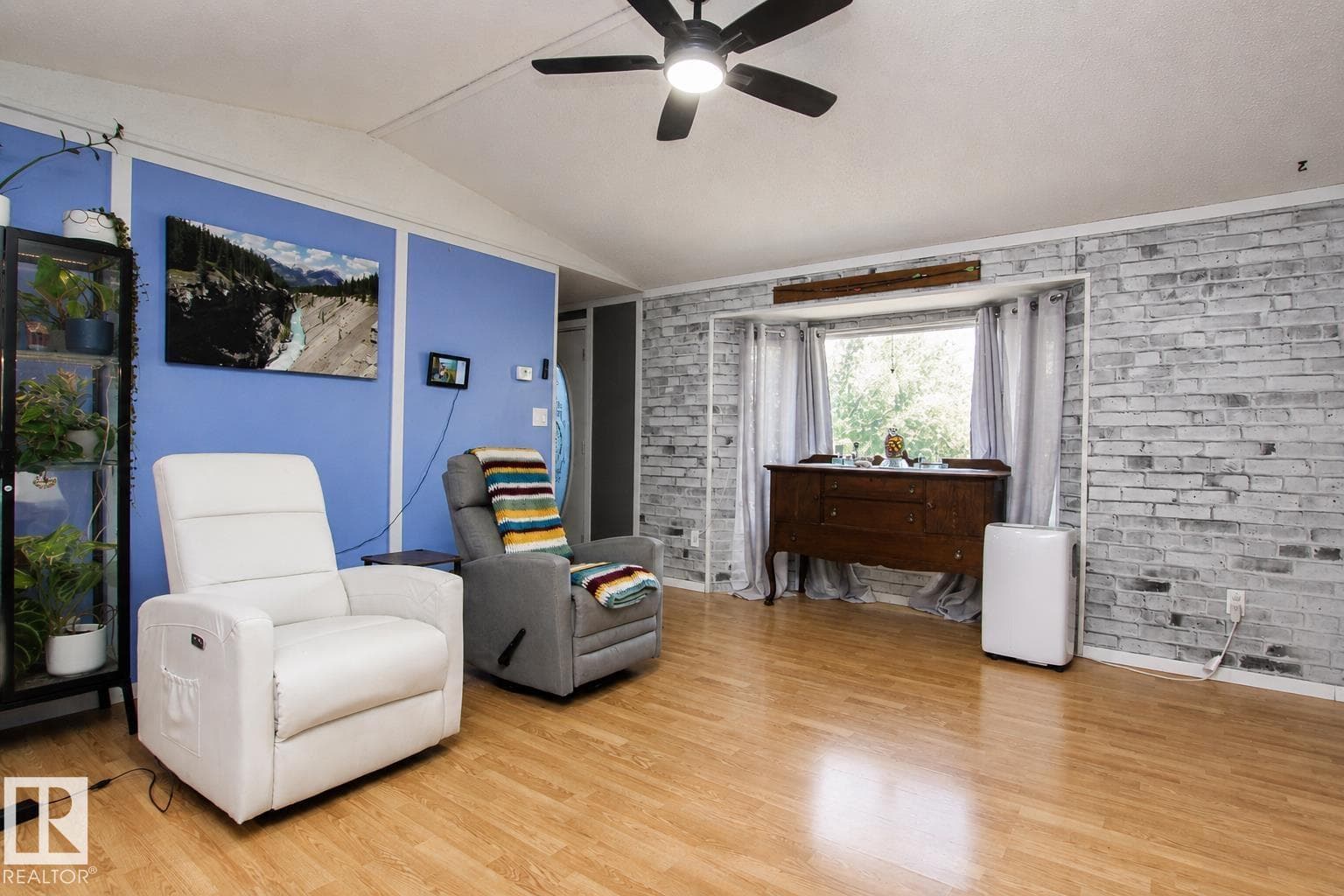 1036 Lakeland CR — photo 5