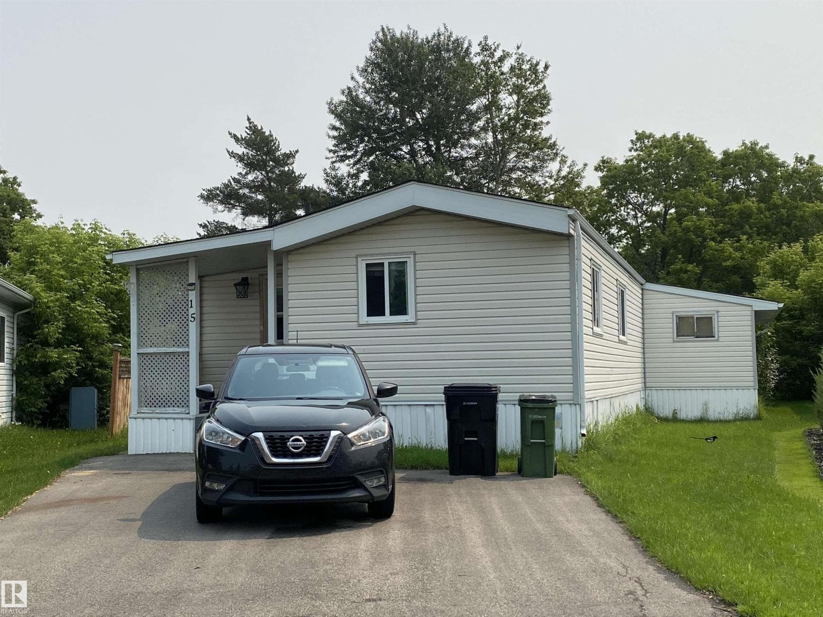 15 Cliff CR NW
