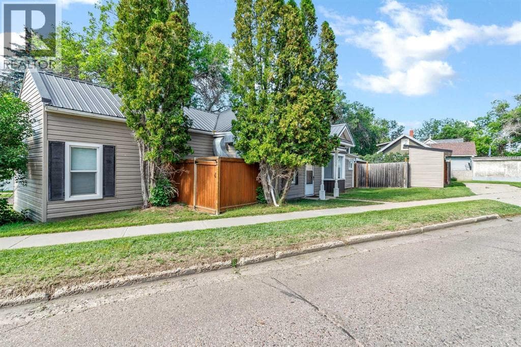 212 6 Street SE — photo 4