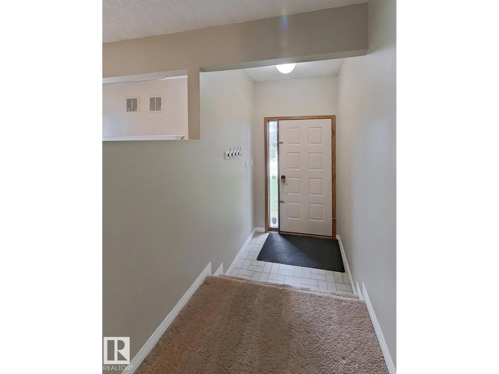 122 HARRISON DR NW — photo 4