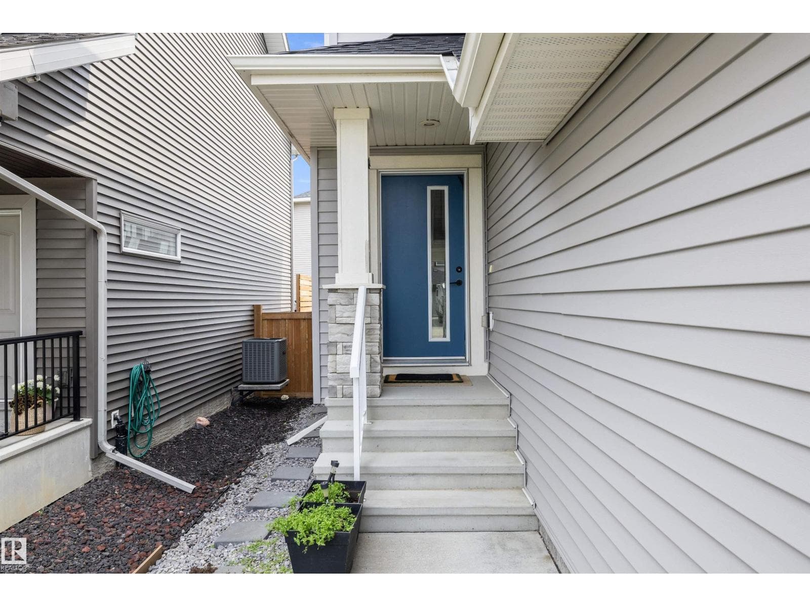 134 AMBLESIDE WY — photo 2