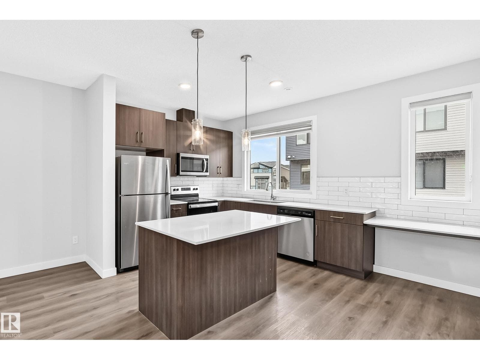 #82 11910 35 AV SW — photo 2