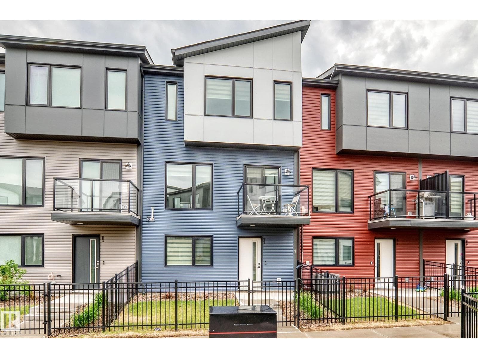 #82 11910 35 AV SW — photo 3