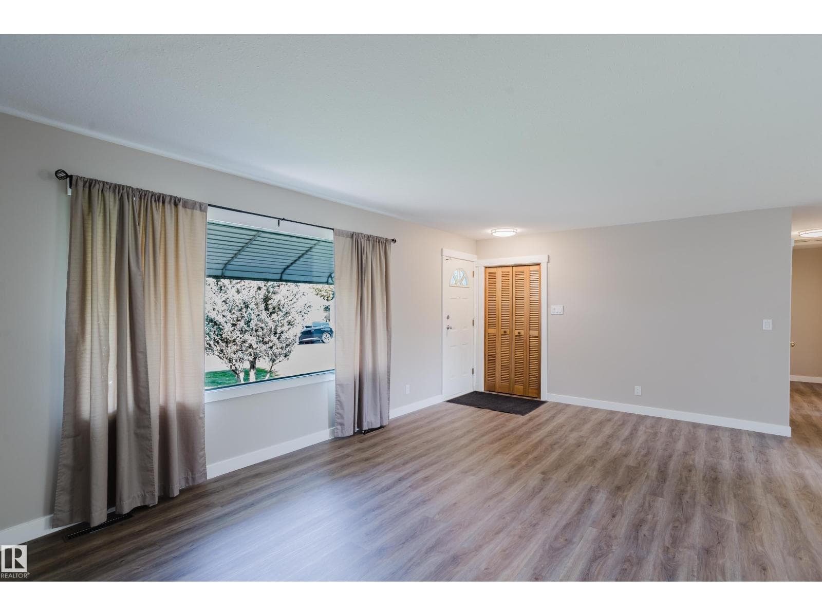 102 PINE ST — photo 4