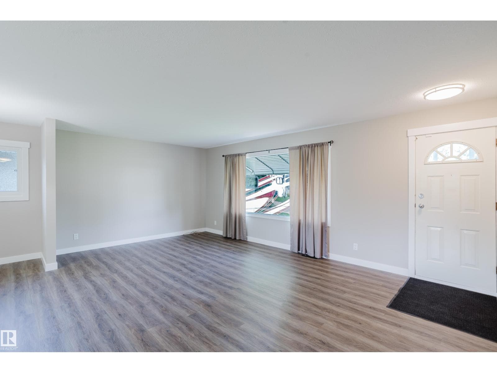 102 PINE ST — photo 3