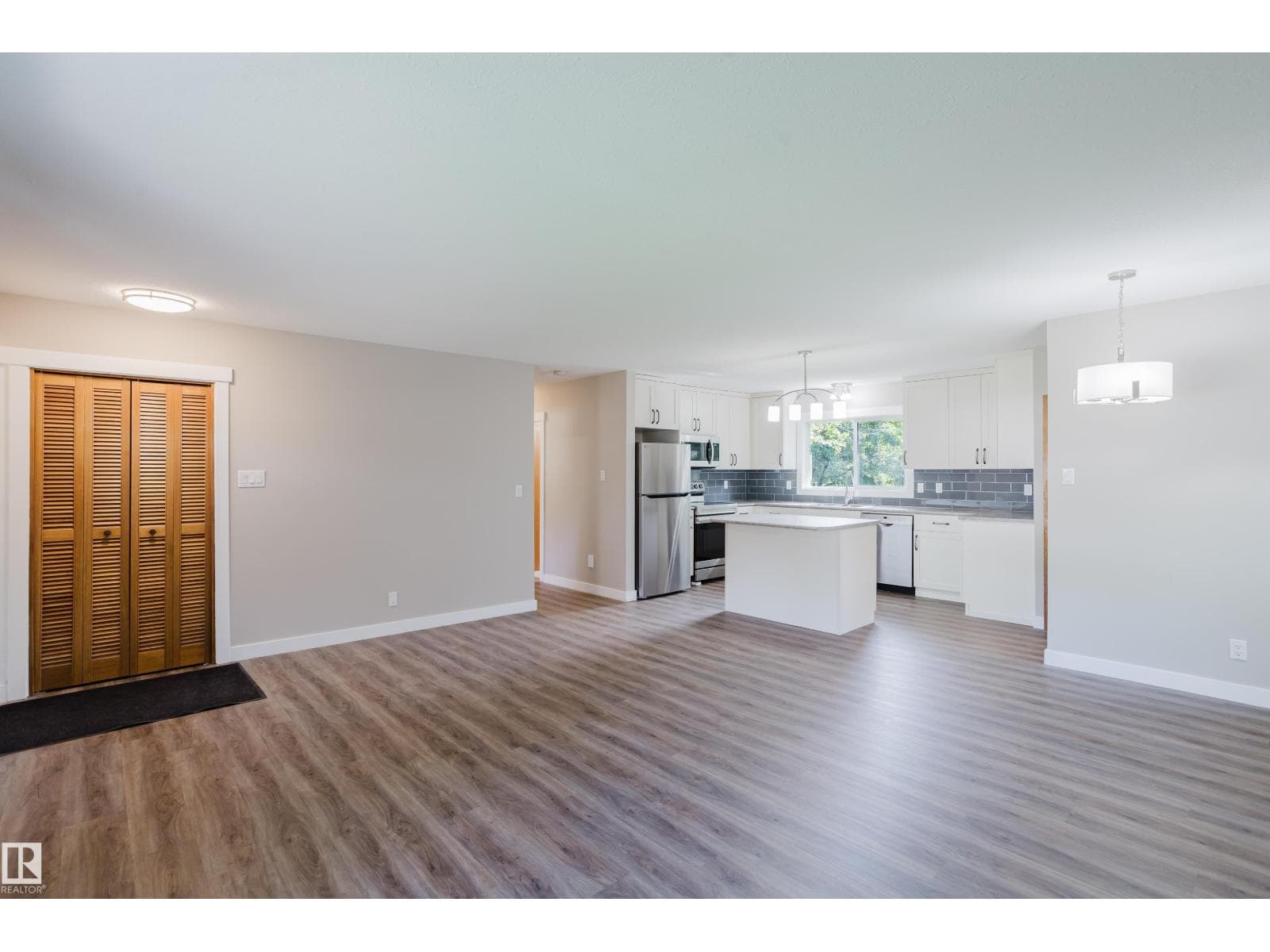 102 PINE ST — photo 5