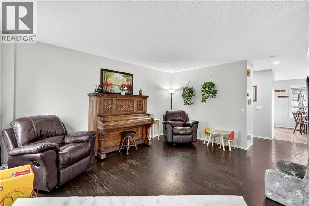 39 Bridlewood Avenue SW — photo 5