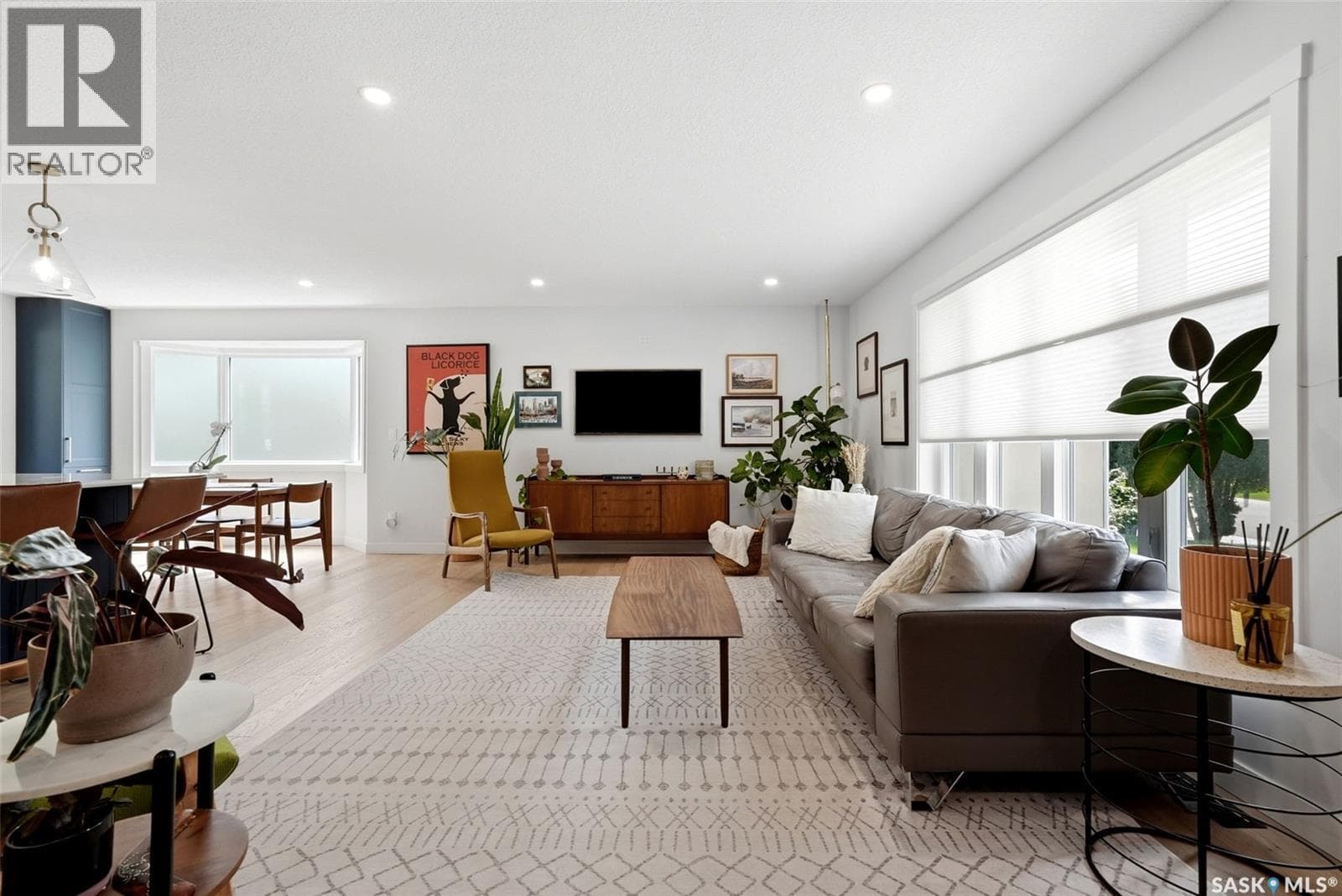 208 Habkirk DRIVE — photo 2