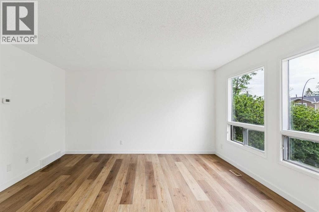 32 Castleglen Way NE — photo 4