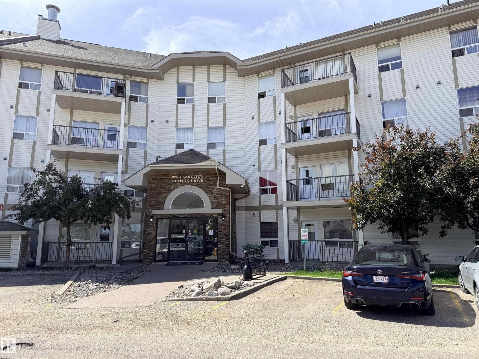 #2202 320 CLAREVIEW STATION DR NW