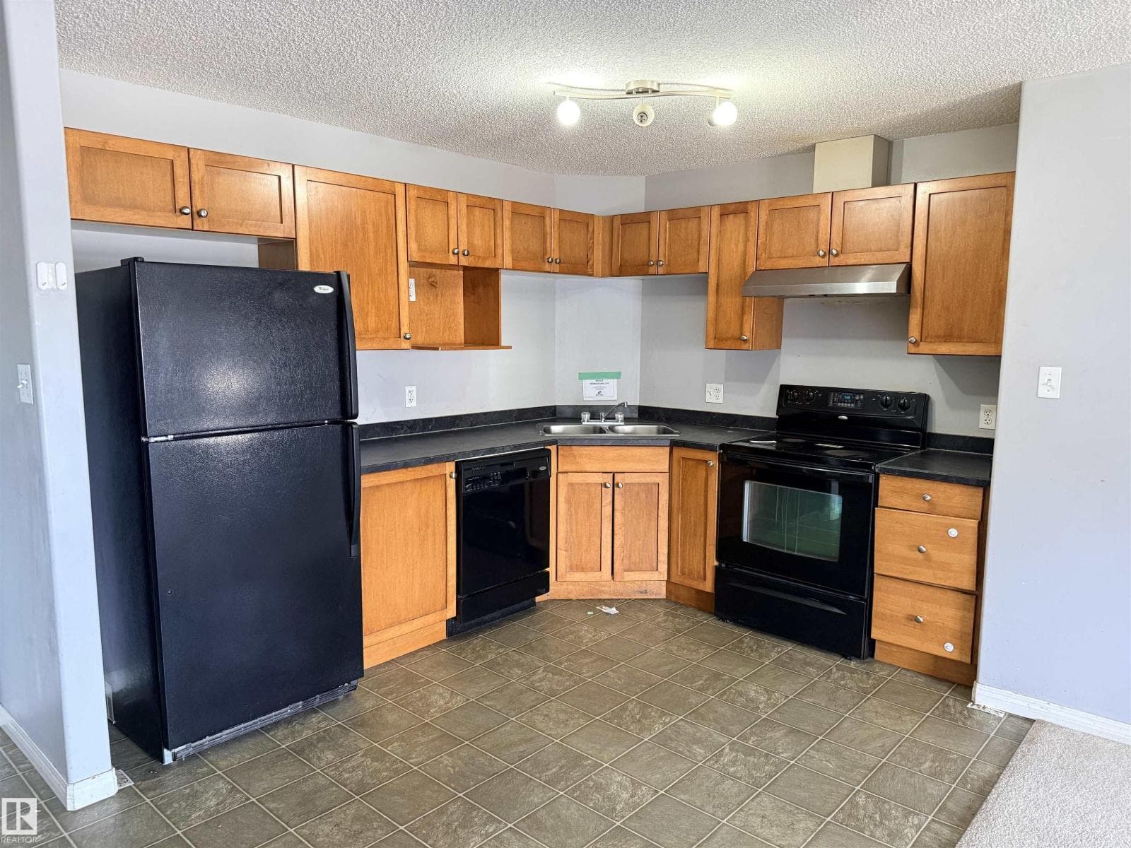 #2202 320 CLAREVIEW STATION DR NW — photo 3