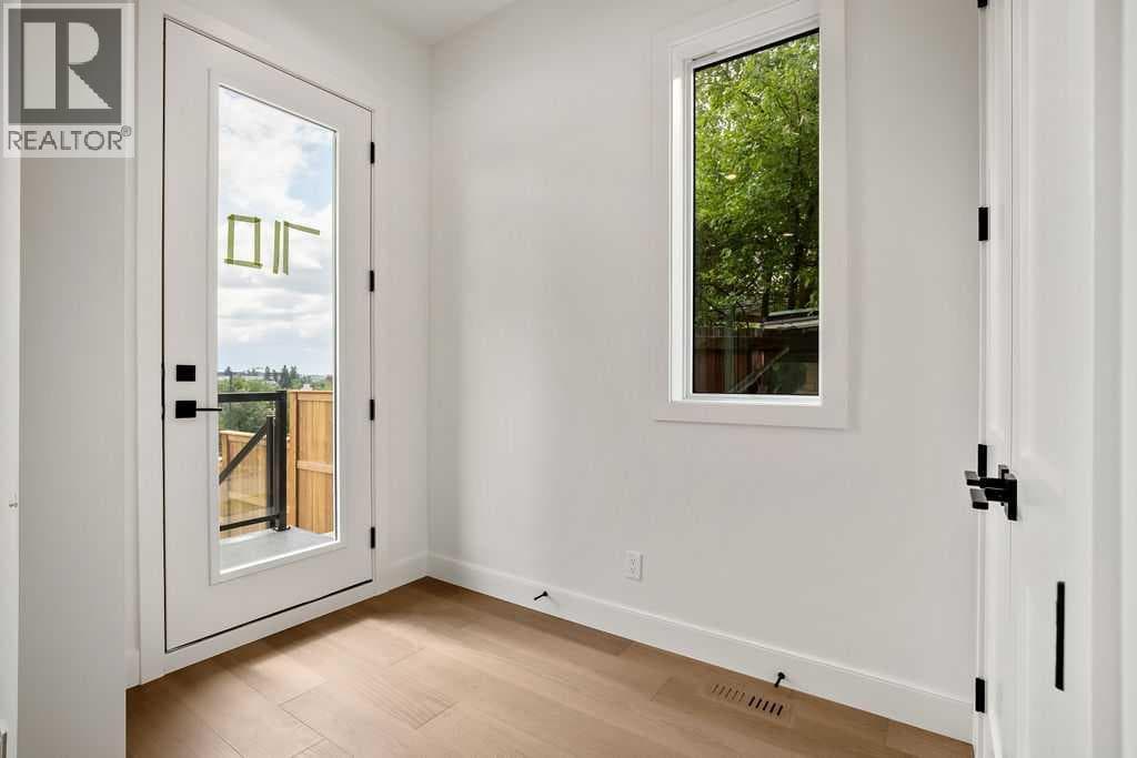 710 Bridge Crescent NE — photo 2