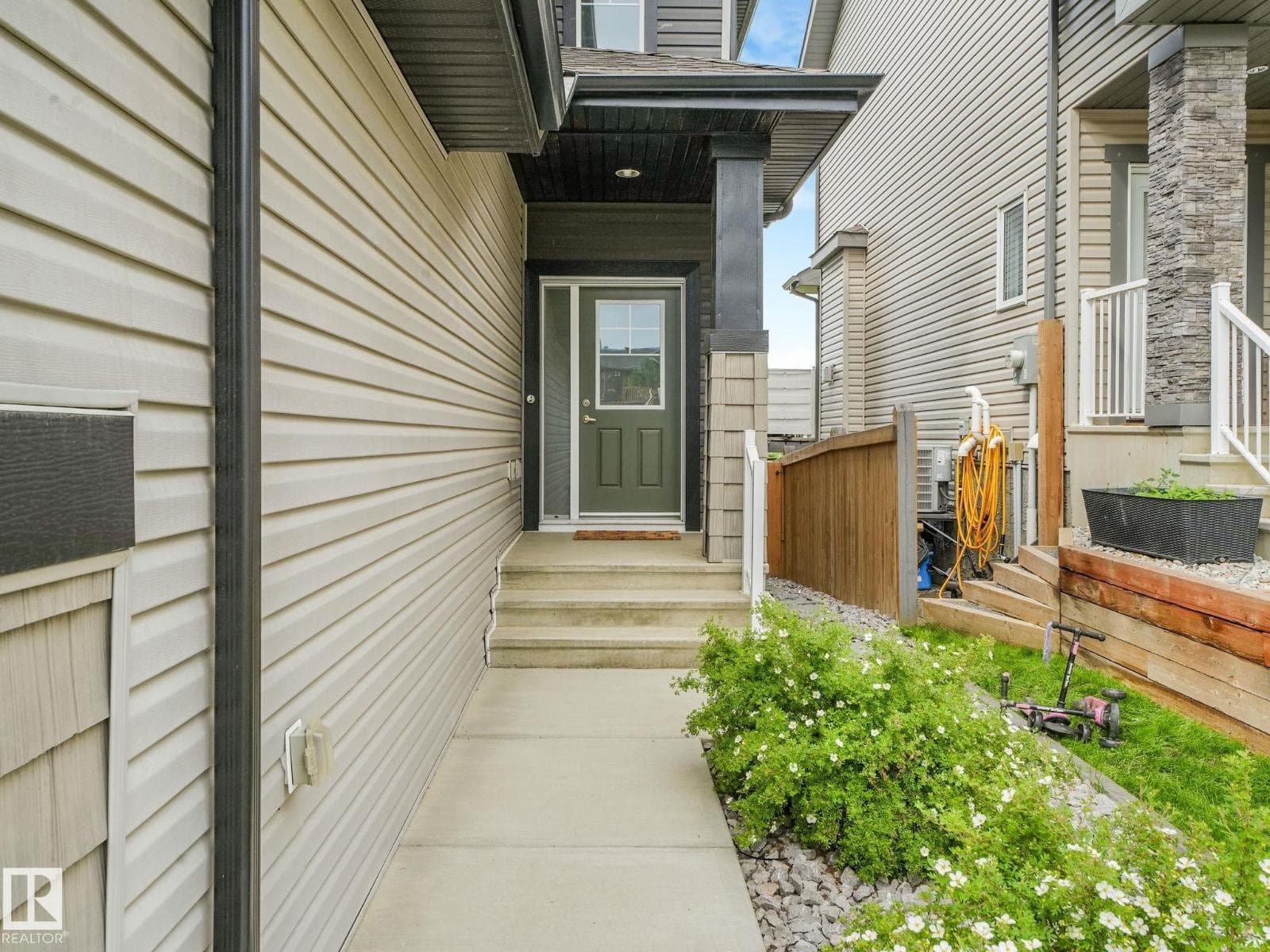 1057 COOPERS HAWK LI NW — photo 4